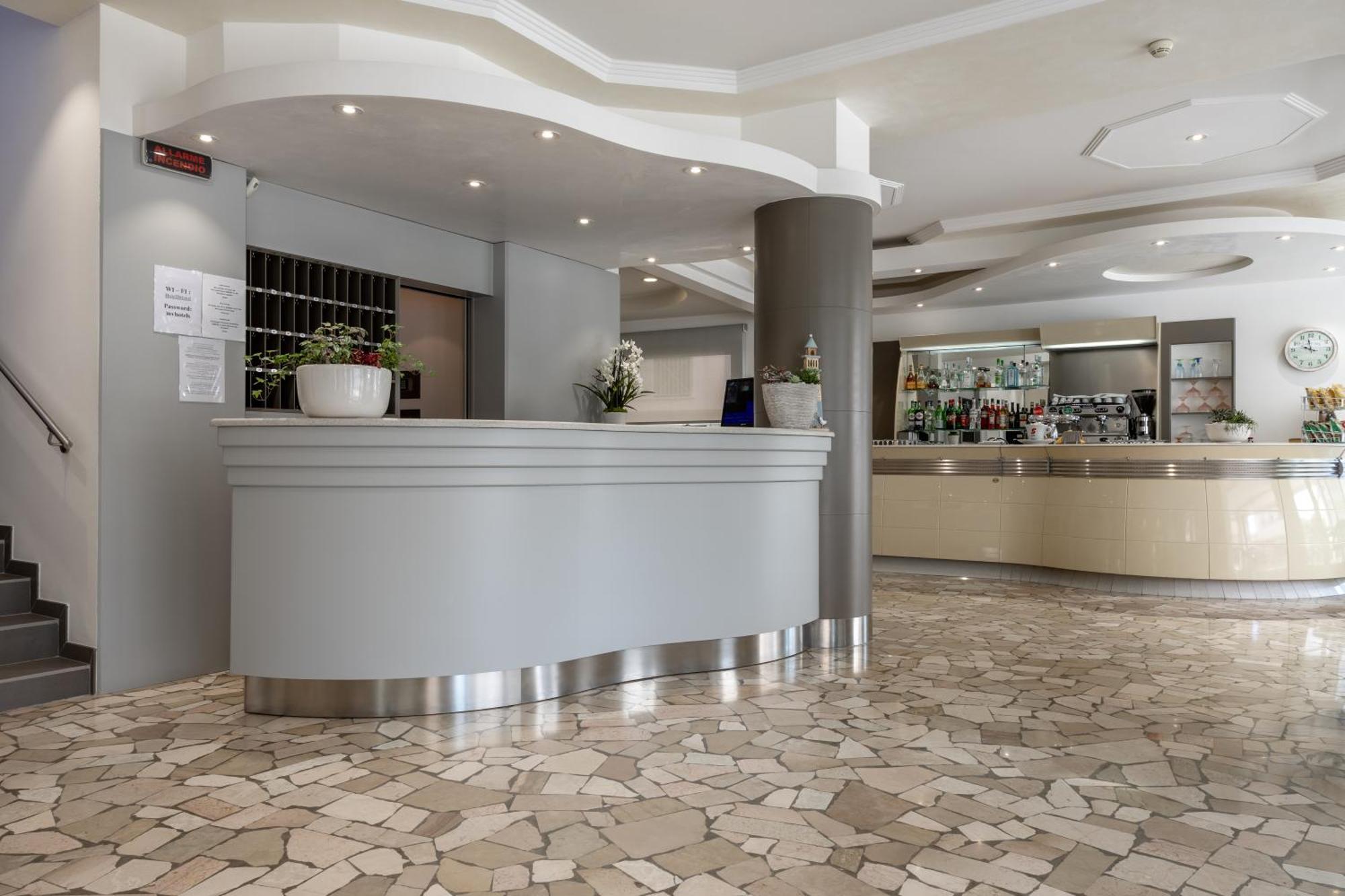 Hotel Bristol