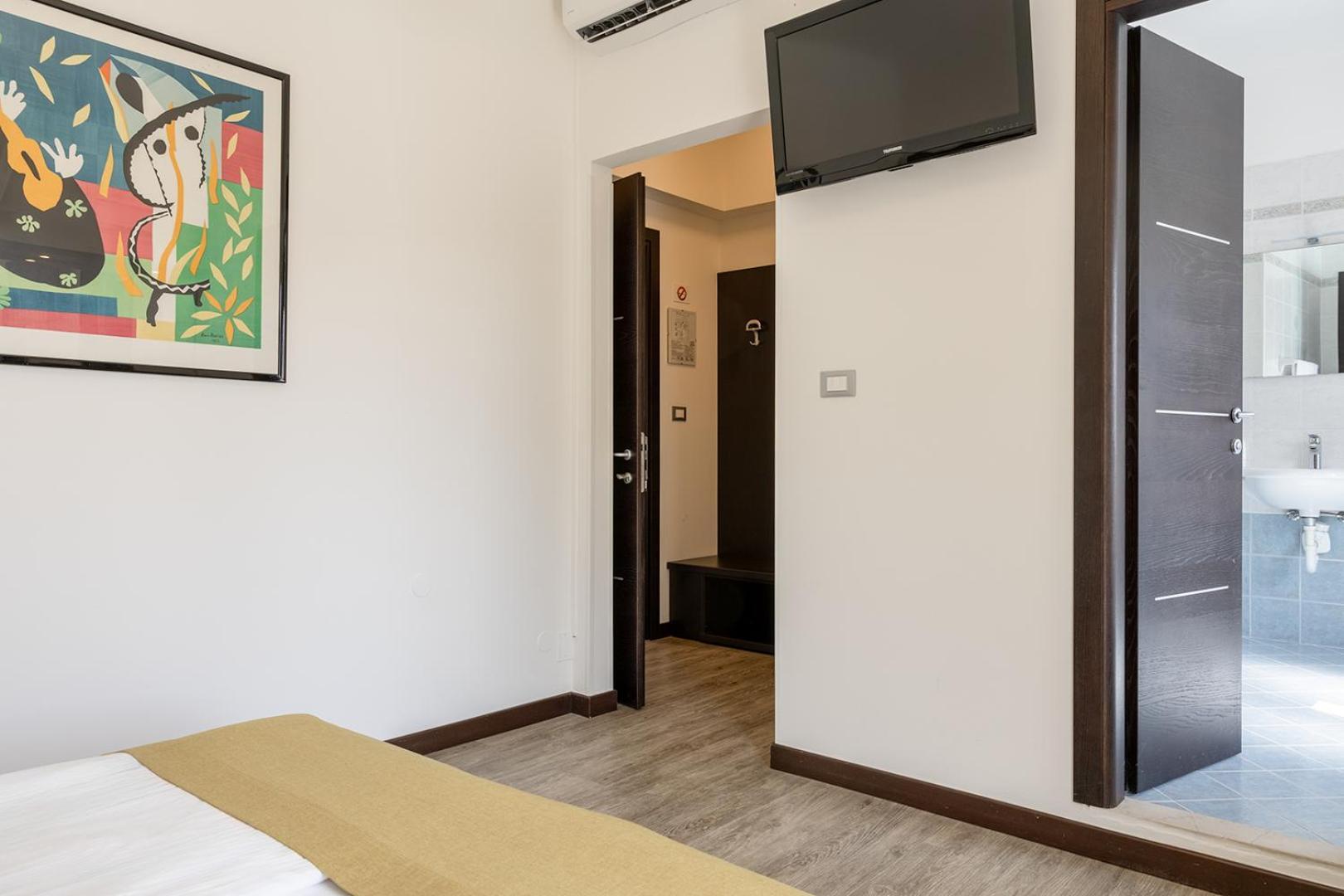 Bristol Hotel 3*