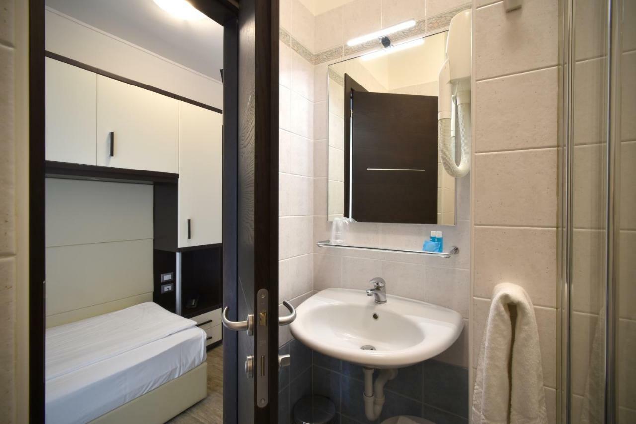 Bristol Hotel 3*